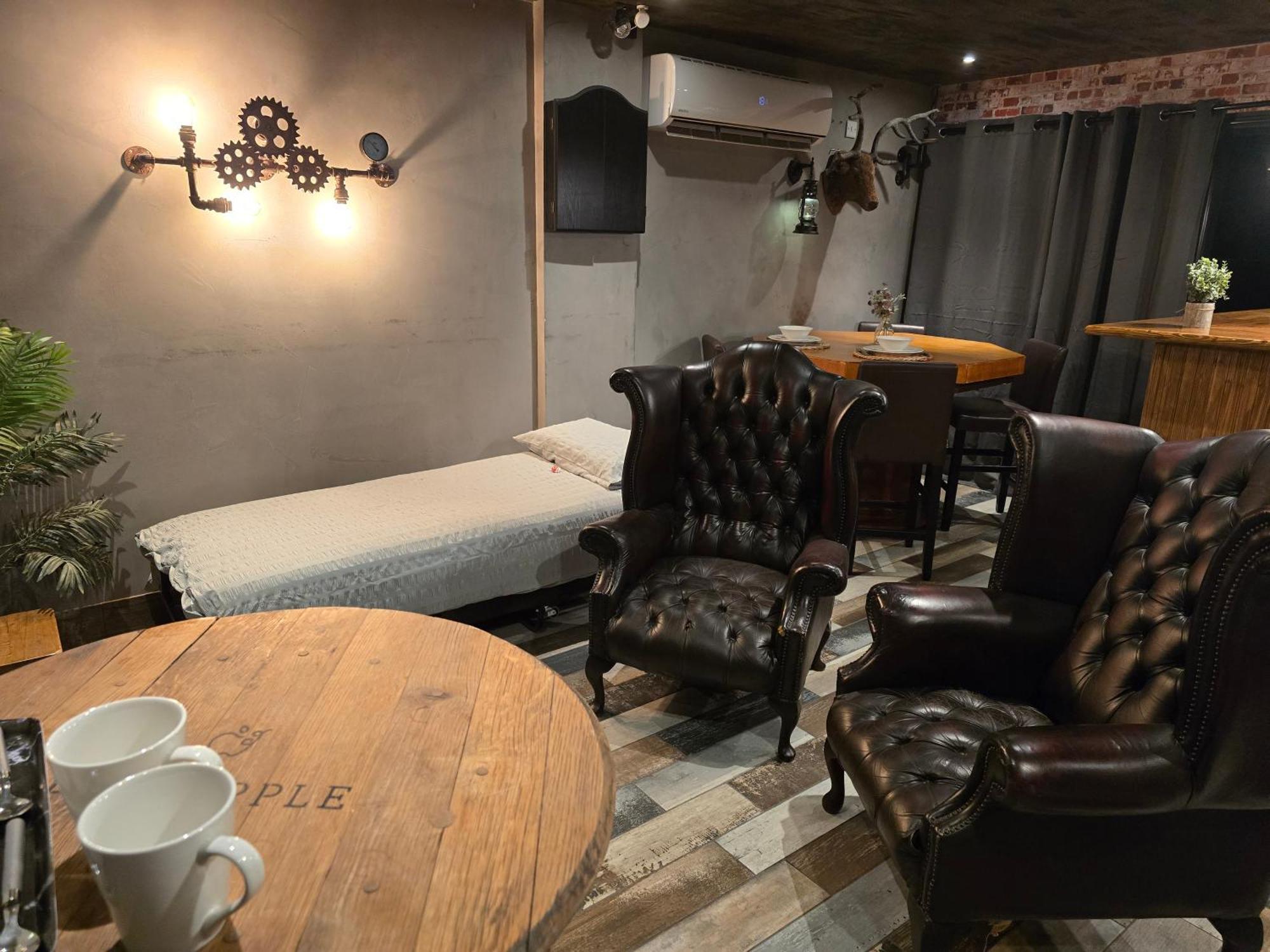 The Pub - Unique & Authentic Experience - Free Parking!, 5 Minutes From Airbus And The Mall Cribbs بريستول المظهر الخارجي الصورة