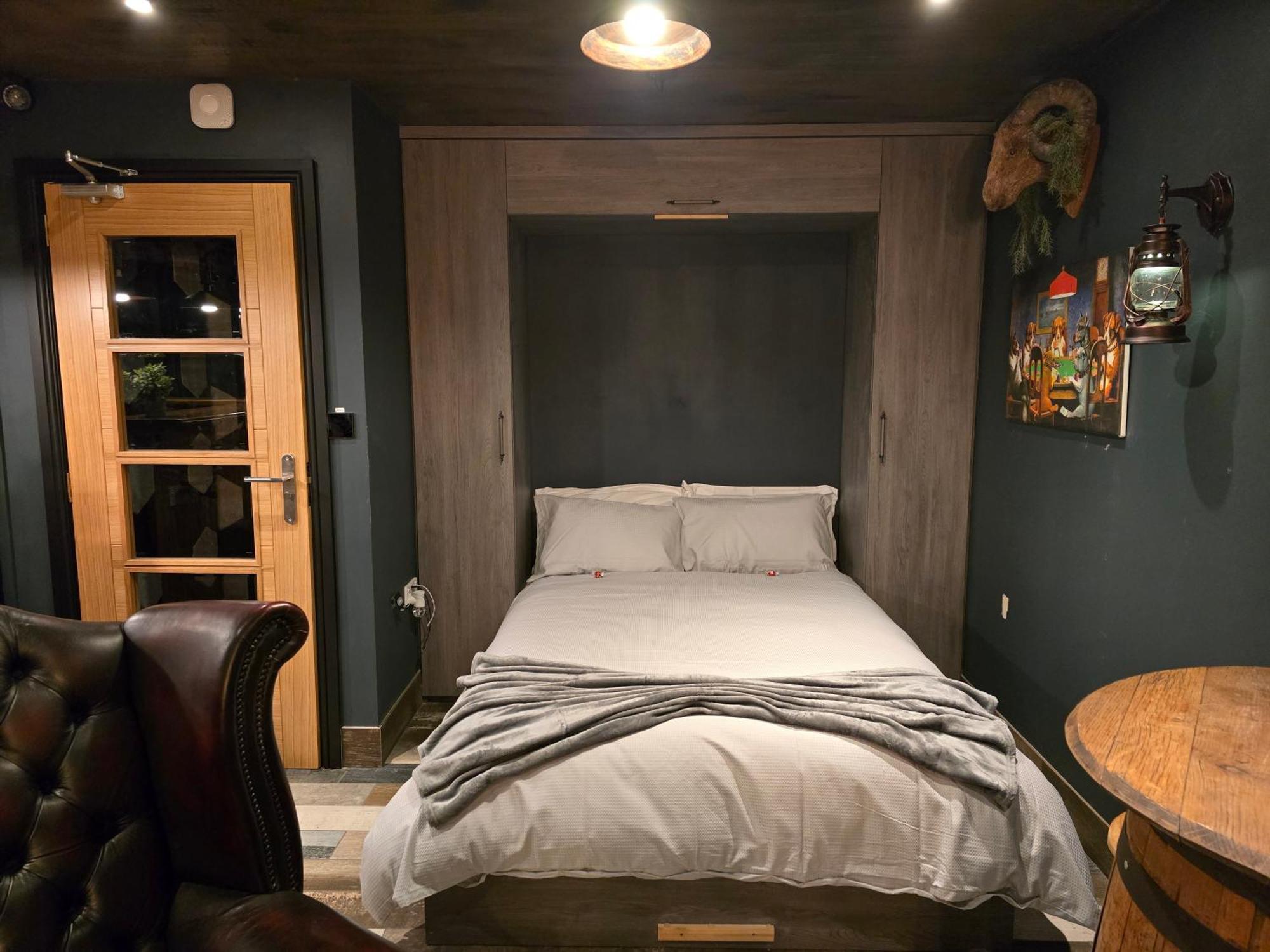 The Pub - Unique & Authentic Experience - Free Parking!, 5 Minutes From Airbus And The Mall Cribbs بريستول المظهر الخارجي الصورة