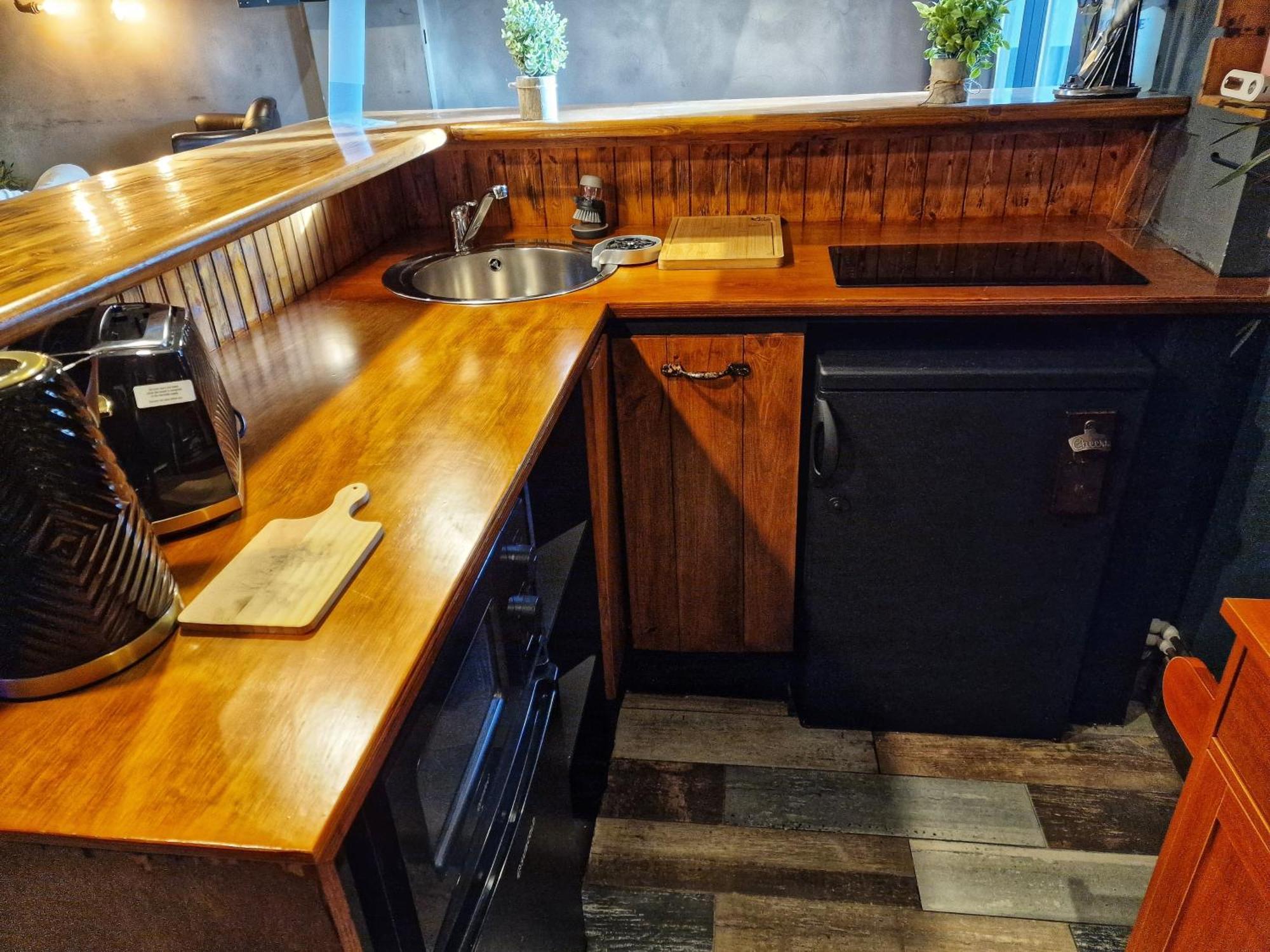 The Pub - Unique & Authentic Experience - Free Parking!, 5 Minutes From Airbus And The Mall Cribbs بريستول المظهر الخارجي الصورة